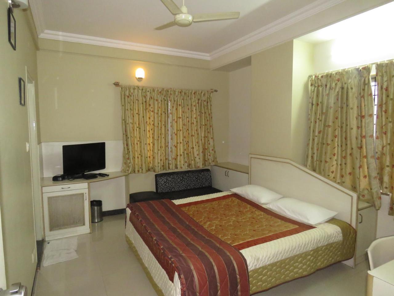 The Corporate Comforts Bangalore Exteriör bild
